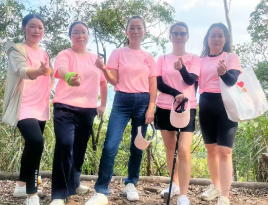 興千田集團(tuán)女職工參加興富社區(qū)“健步新征程，巾幗綻芳華”徒步活動(dòng)6